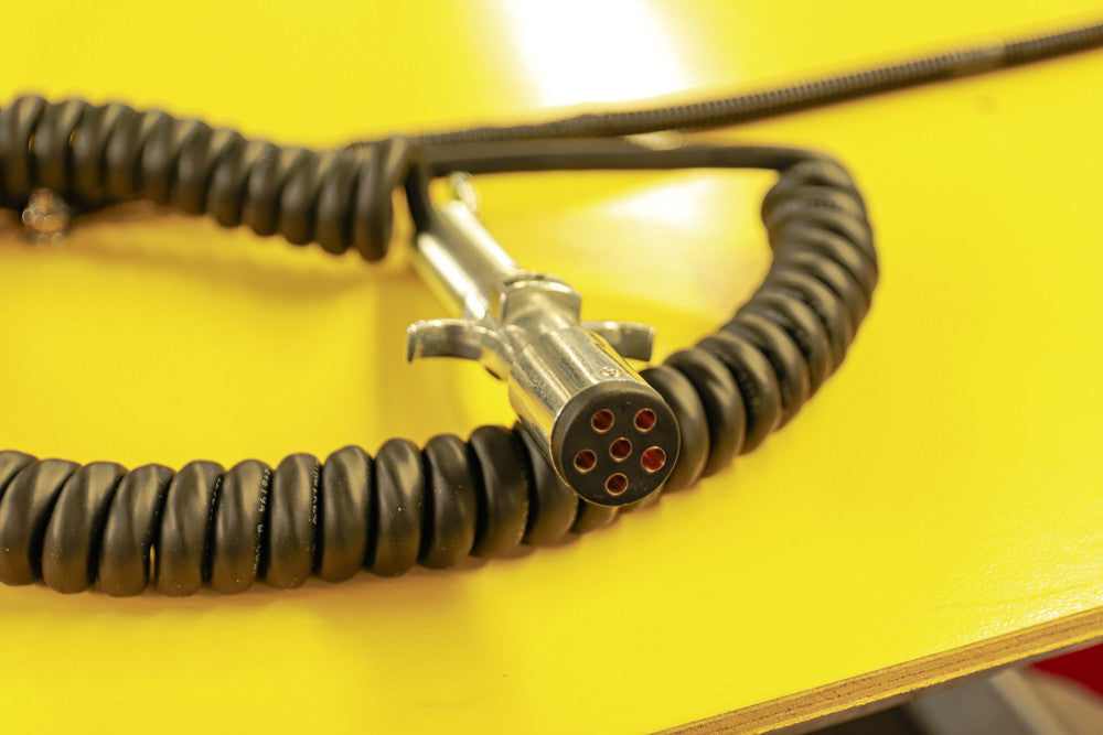 6 pin round plug